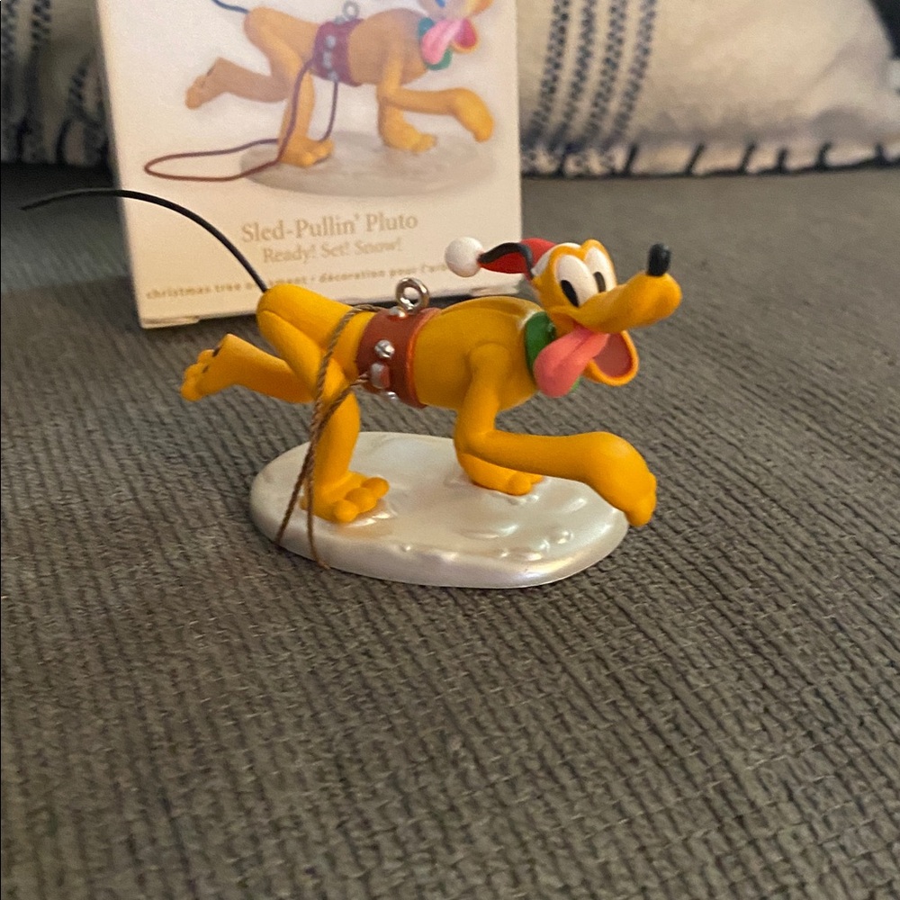 2012 Hallmark Disney Sled Pullin' Pluto Ornament